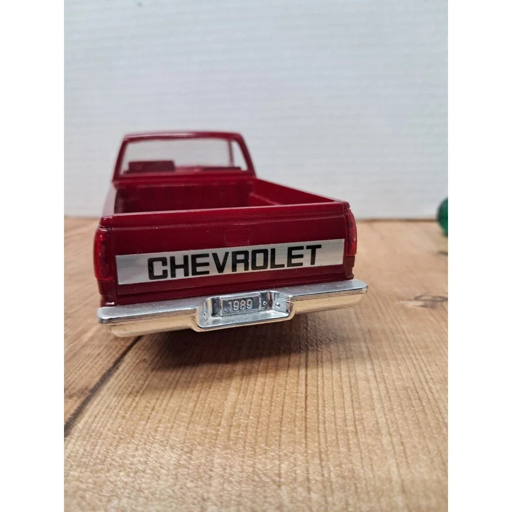 AMT ERTL Dealer Promo - Victory Red 1989 Silverado C-1500 - 1:25 Scale #6057